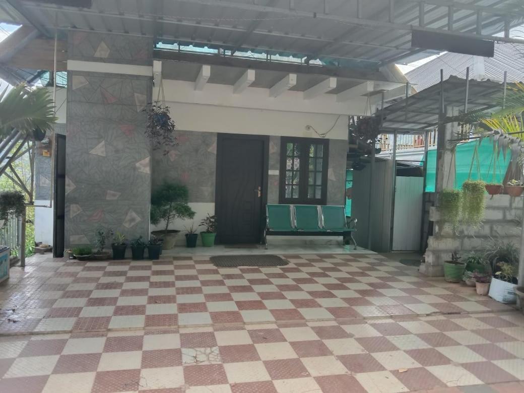 Riya Home Stay Munnar Anaviratty Ngoại thất bức ảnh