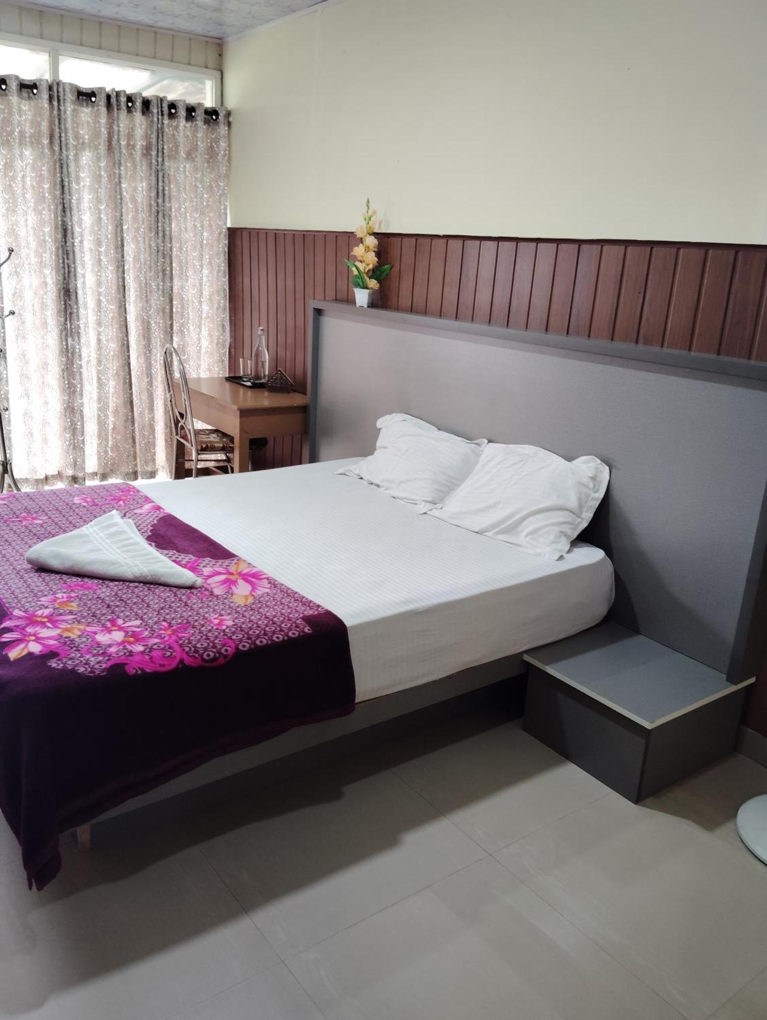 Riya Home Stay Munnar Anaviratty Ngoại thất bức ảnh